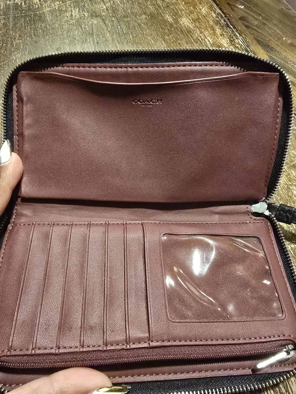 Coach Men’s Duffel Bag with Wallet in Charcoal and Black - Picture 6 of 8